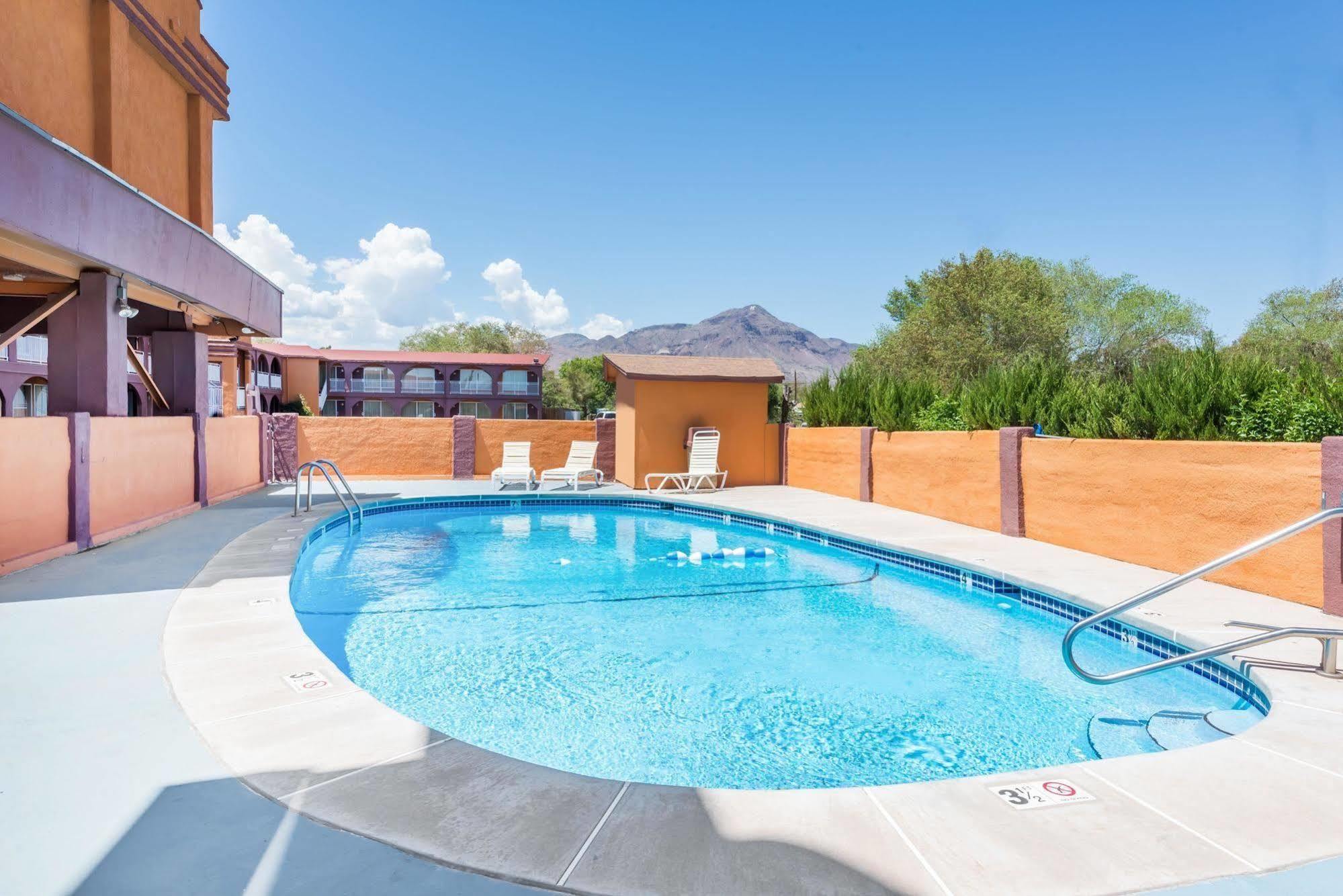 Days Inn By Wyndham Socorro Εξωτερικό φωτογραφία