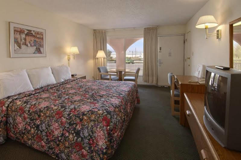 Days Inn By Wyndham Socorro Εξωτερικό φωτογραφία